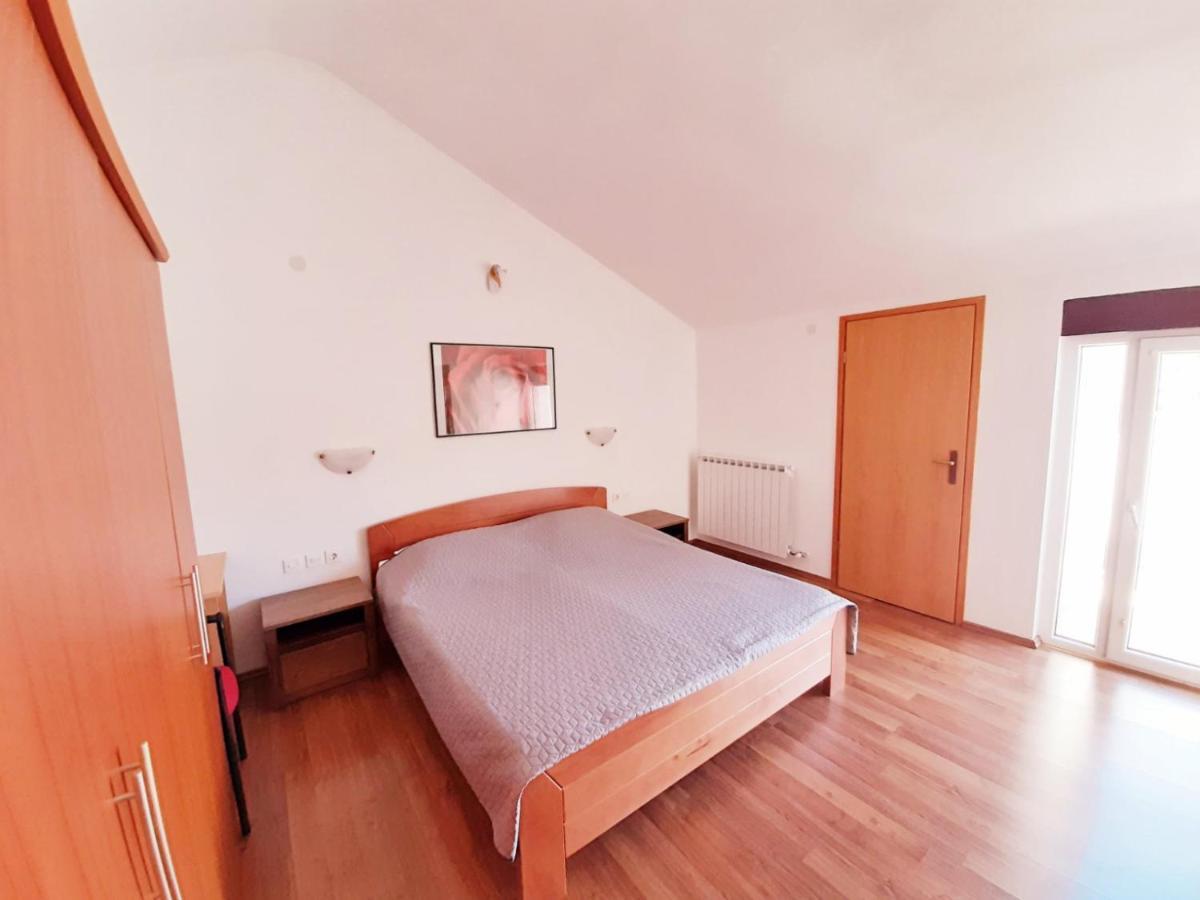 Apartments Izabela Muzic-Fornaric Cres Eksteriør bilde