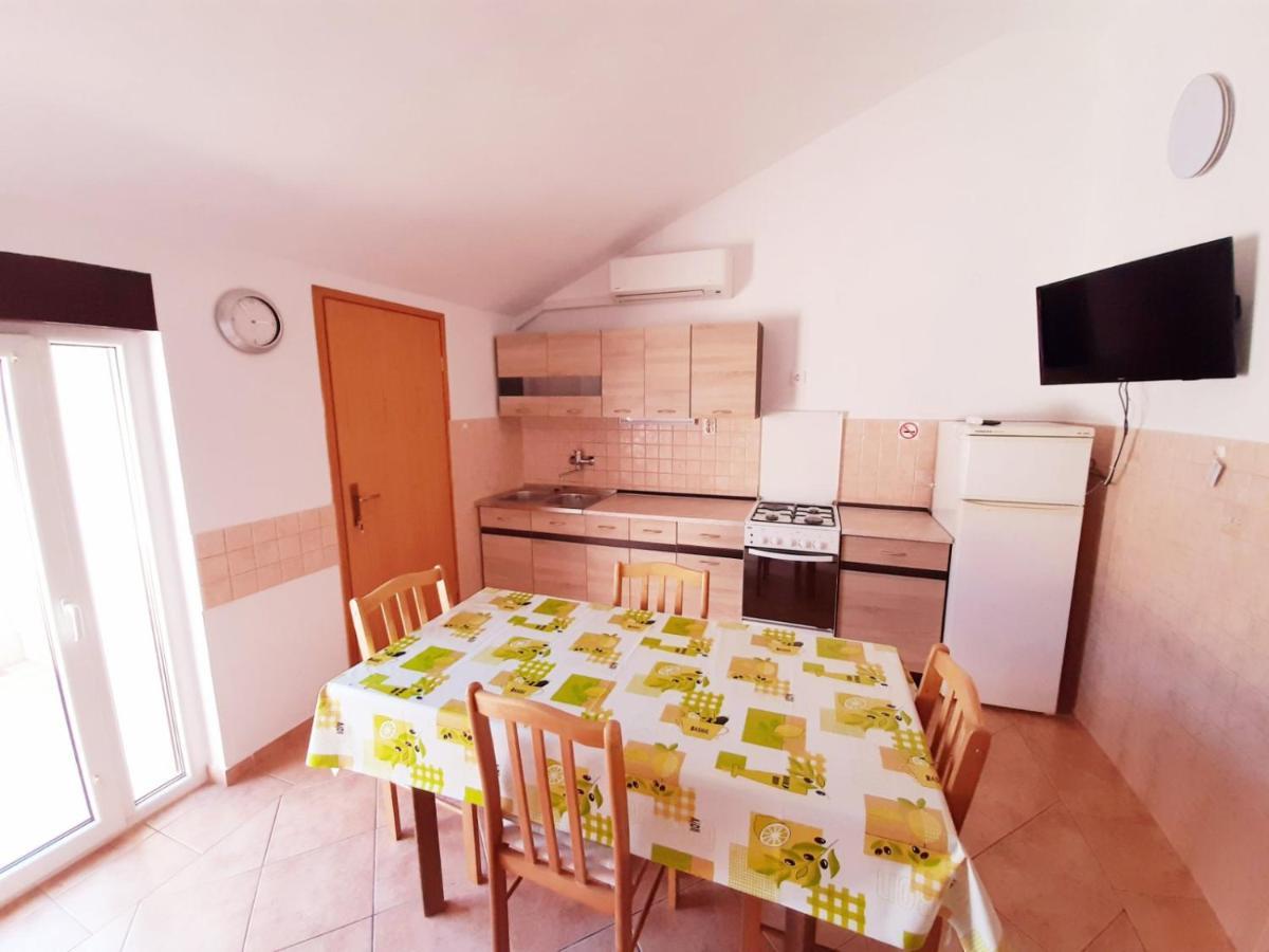 Apartments Izabela Muzic-Fornaric Cres Eksteriør bilde