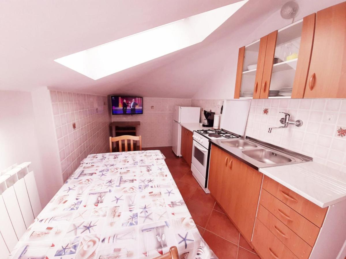 Apartments Izabela Muzic-Fornaric Cres Eksteriør bilde