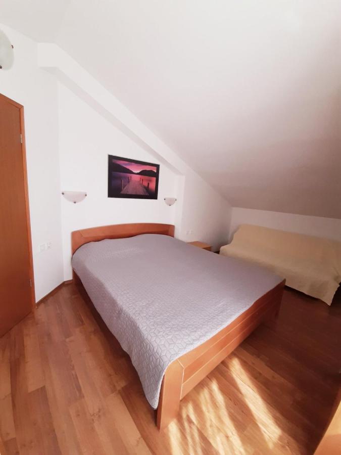 Apartments Izabela Muzic-Fornaric Cres Eksteriør bilde