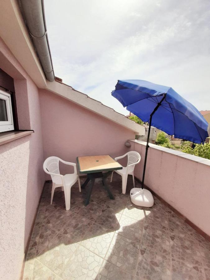Apartments Izabela Muzic-Fornaric Cres Eksteriør bilde