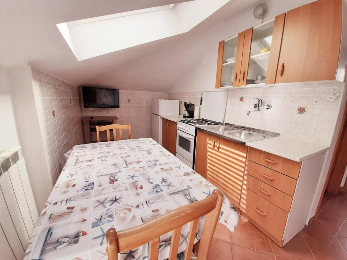 Apartments Izabela Muzic-Fornaric Cres Eksteriør bilde